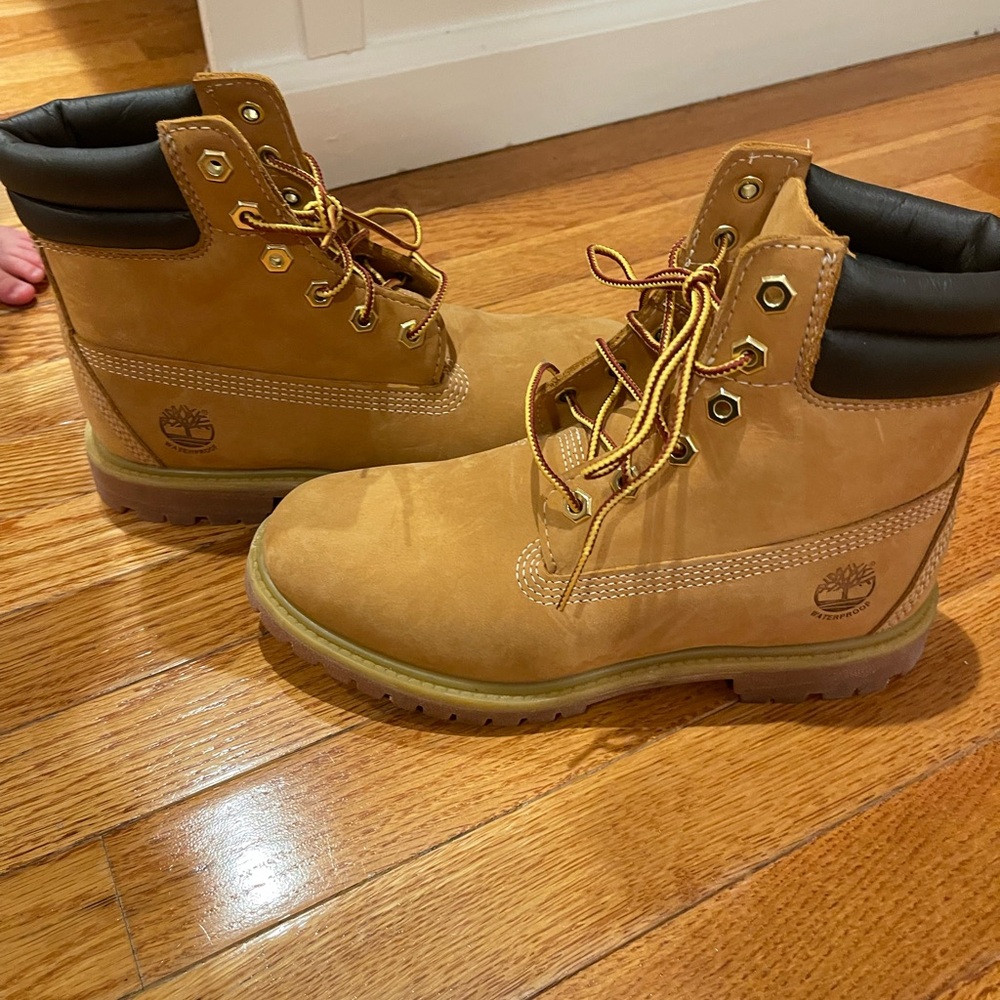 Timberland Tan Leather Women's Lace-Up Combat Boots - Picture 3 of 5